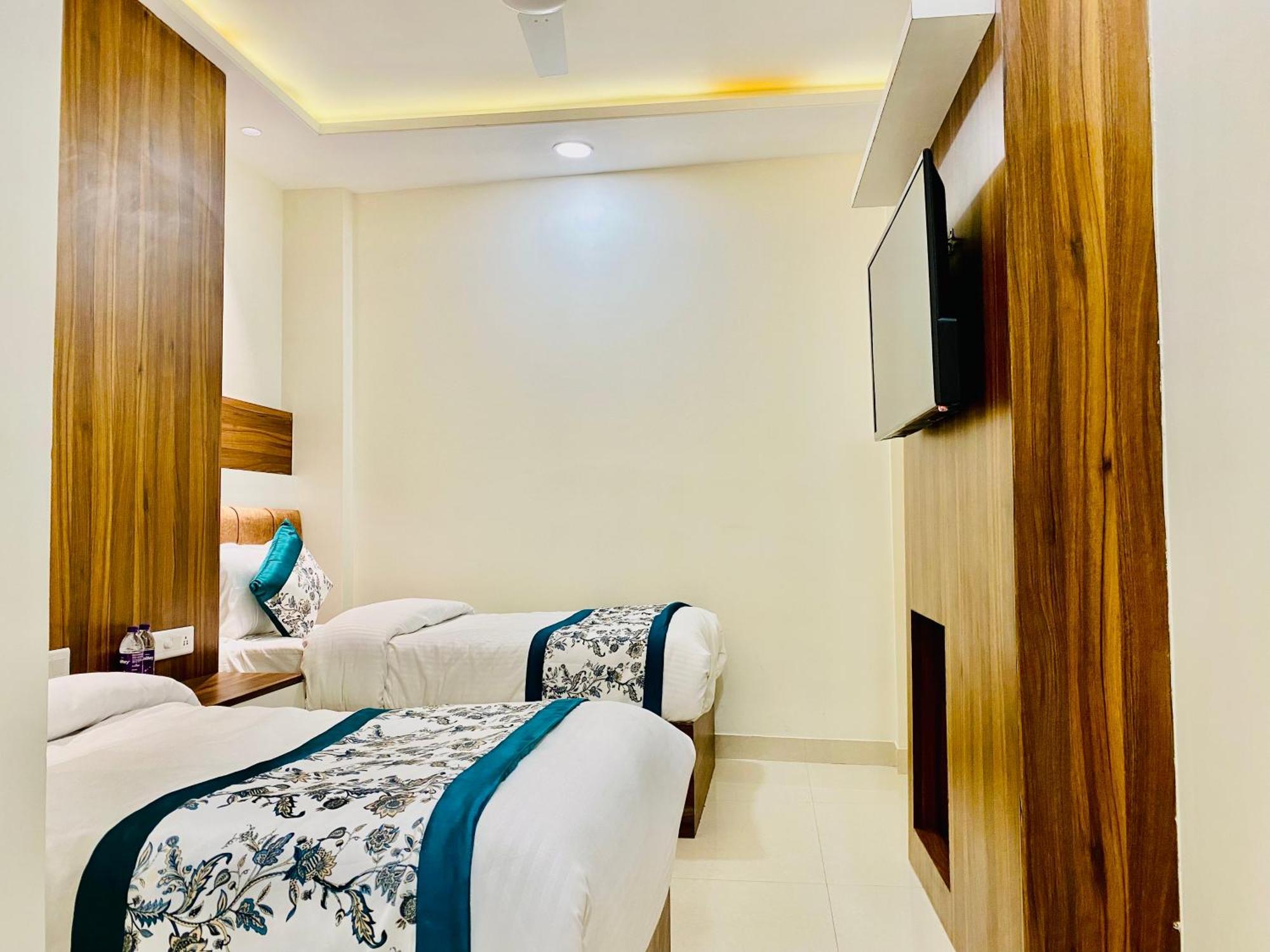 Hotel White And Restaurant 300 Mtr From Golden Temple Amritsar Esterno foto