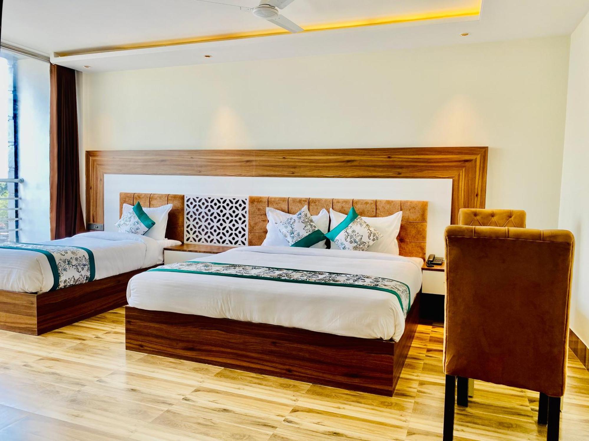 Hotel White And Restaurant 300 Mtr From Golden Temple Amritsar Esterno foto