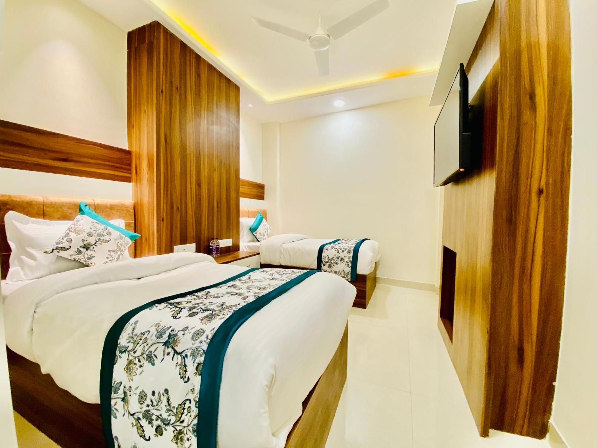 Hotel White And Restaurant 300 Mtr From Golden Temple Amritsar Esterno foto